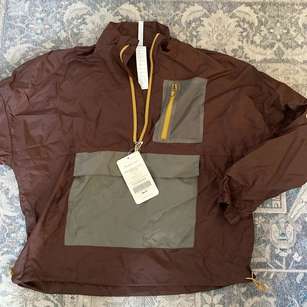 Fabletics || NWT Shawn Cropped Half-Zip Jacket (S) - Picture 3 of 9